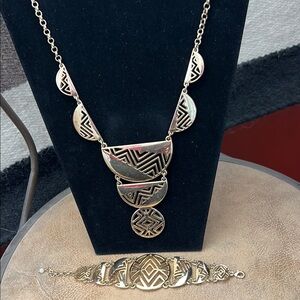 Avon Gold Necklace Elegant Jewelry